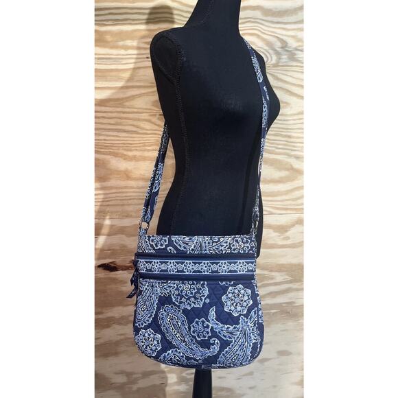 Vera Bradley Crossbody Bag Blue Paisley Triple Zip Adjustable Strap Travel - Picture 2 of 14